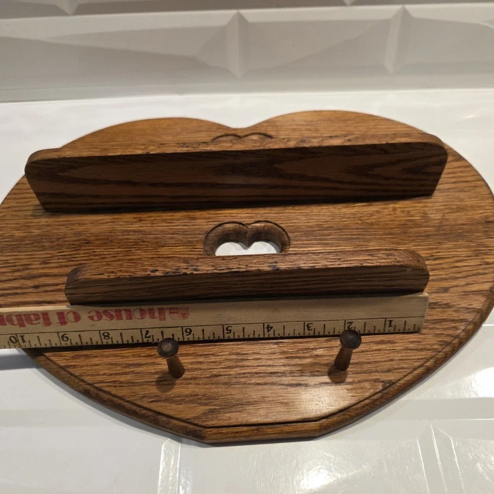 Vintage Cottage Core Style Heart Shaped Solid Wood Wall Shelf  15